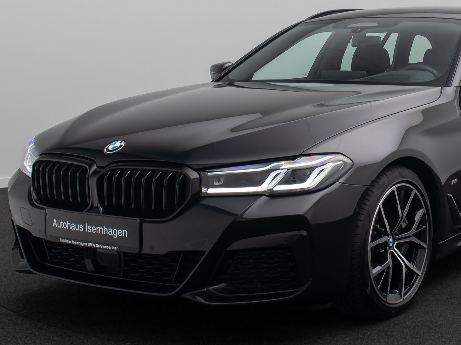 Fahrzeugabbildung BMW 530d M Sport HUD Panorama DAB Kamera HiFi 19Zoll