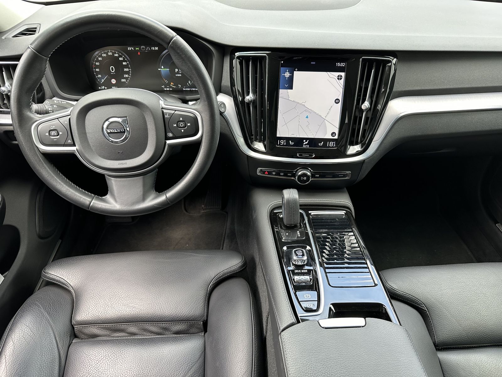 Fahrzeugabbildung Volvo V60 T6 AWD Inscription Expression NAV+LED+DAB+PP