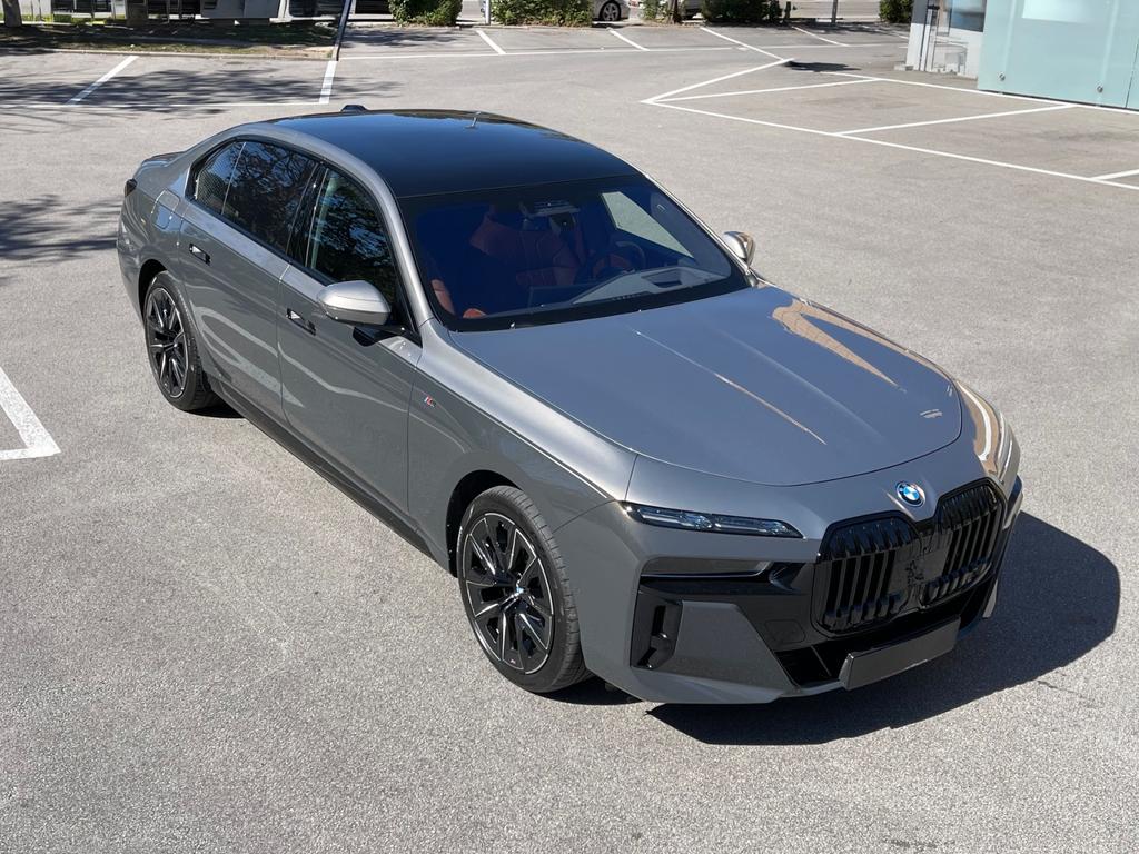 BMW i7 xDrive 60 M SportPanoBWFond Entertainment 2022