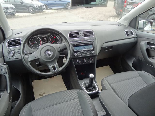 Fahrzeugabbildung Volkswagen Polo V Team/1.Hd/Klima/SitzH/PDC/84.000km/