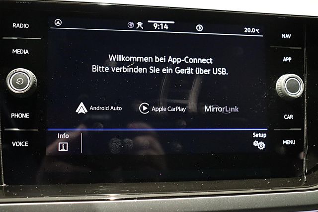 Taigo R-Line 1.5l TSI 150PS DSG IQ.LIGHT AHK NAV