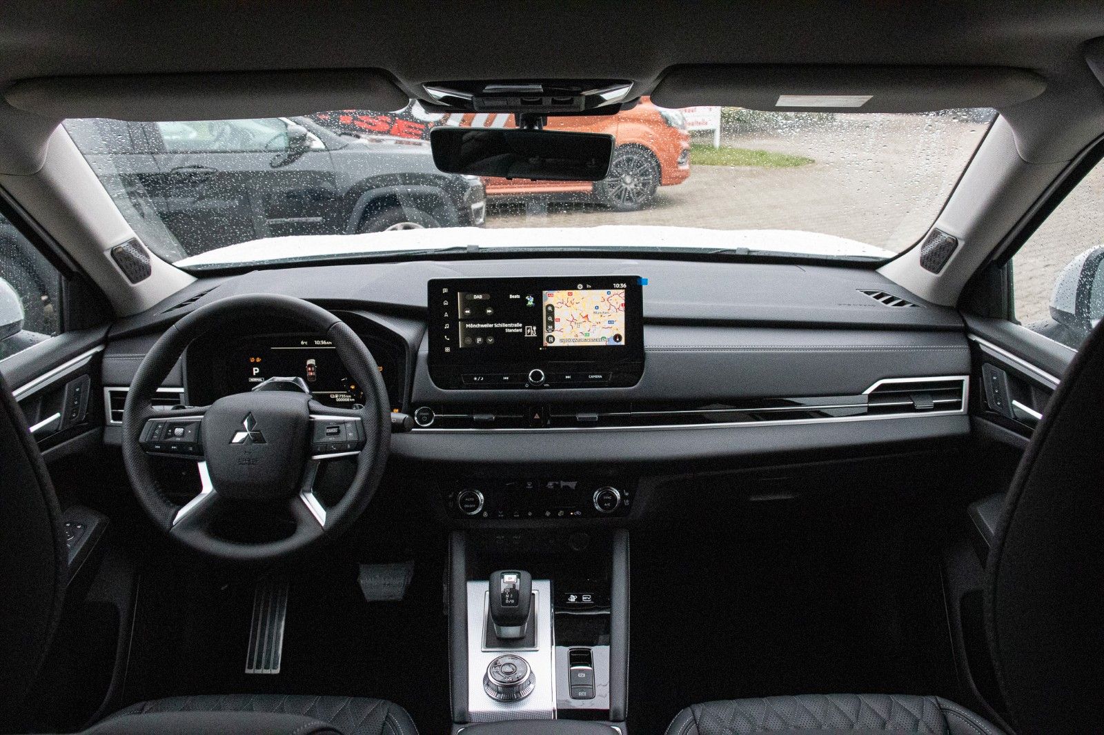 Fahrzeugabbildung Mitsubishi Outlander MY25  2.4 PHEV Top 4WD Leder Glasdach