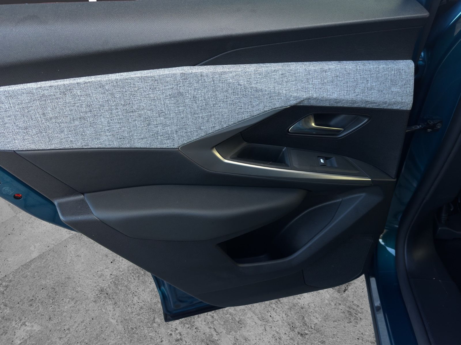Fahrzeugabbildung Peugeot 3008 Allure *Wärmepumpe*LED*180°Cam*SitzHZ*DAB*