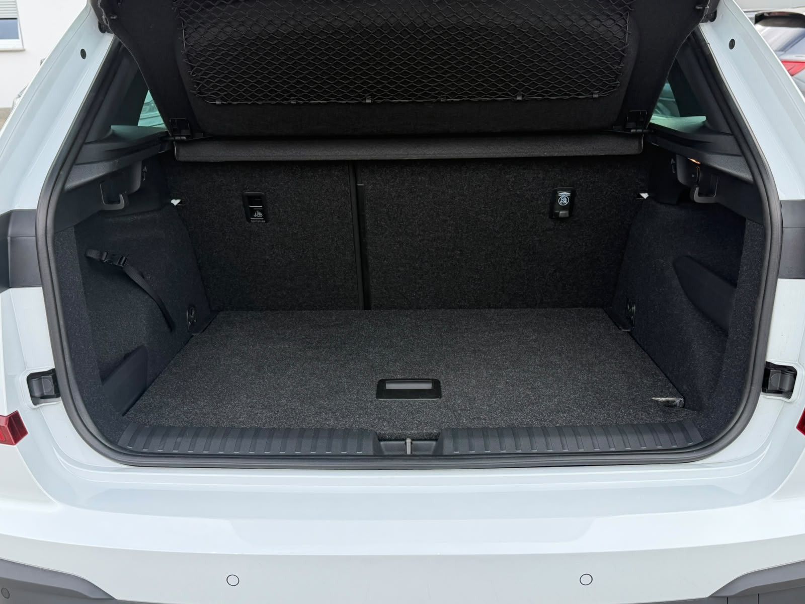 Fahrzeugabbildung SKODA Kamiq 1.5 TSI DSG Monte Carlo PANO*MATRIX*5J.GAR