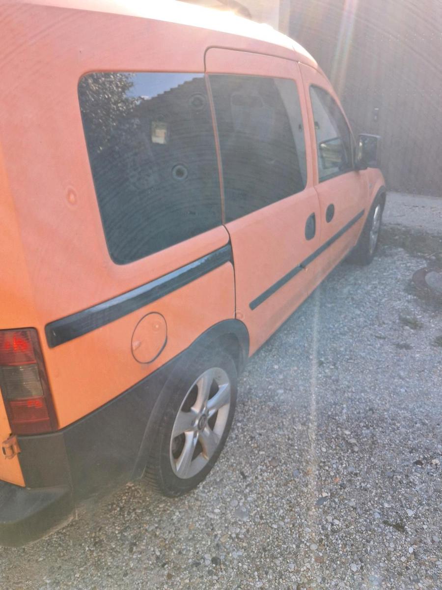 Opel Combo 2005 — photo 10