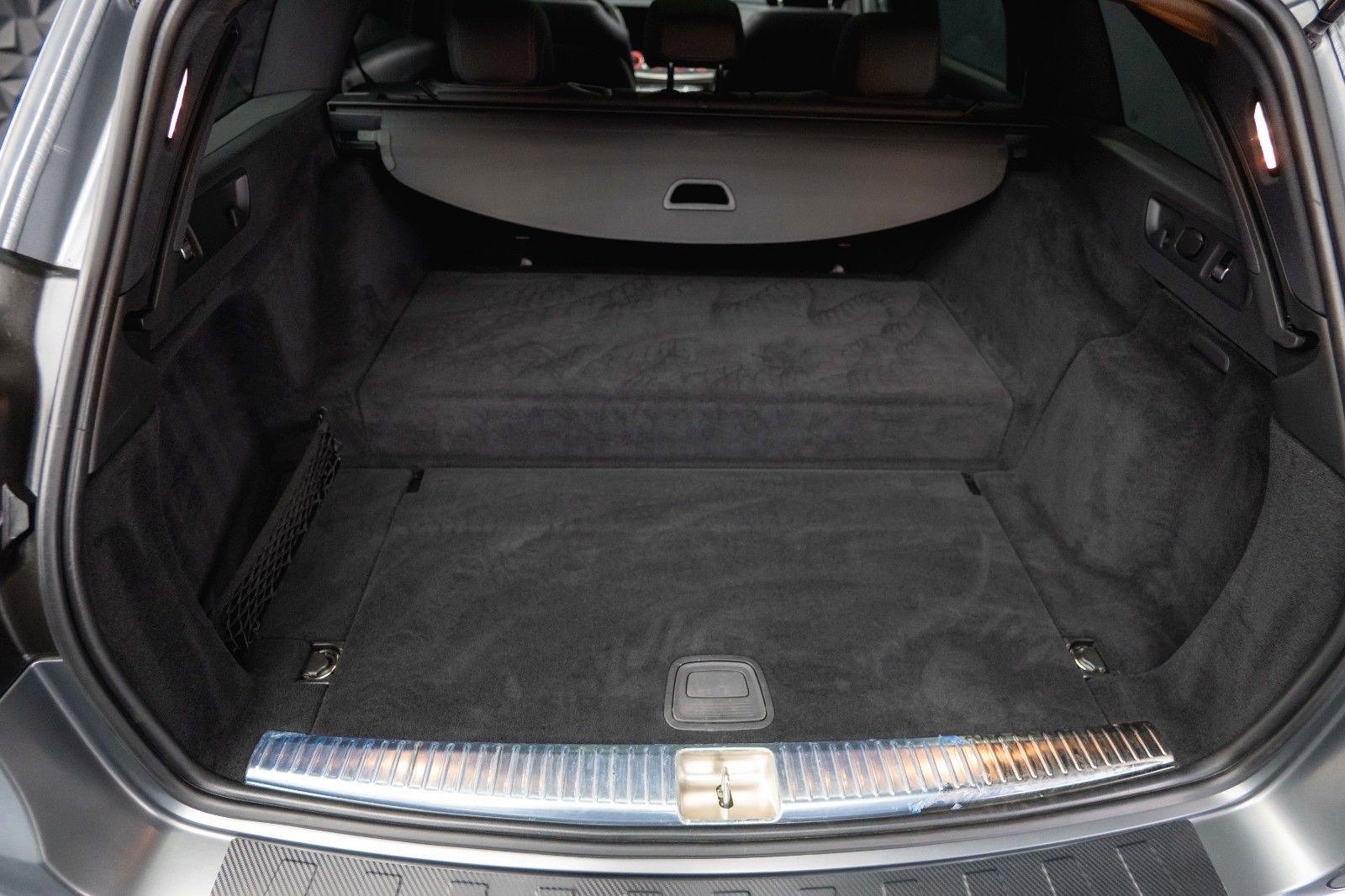 Fahrzeugabbildung Mercedes-Benz E 300de AMG Night-Paket Designo *Pano*ACC*LED*