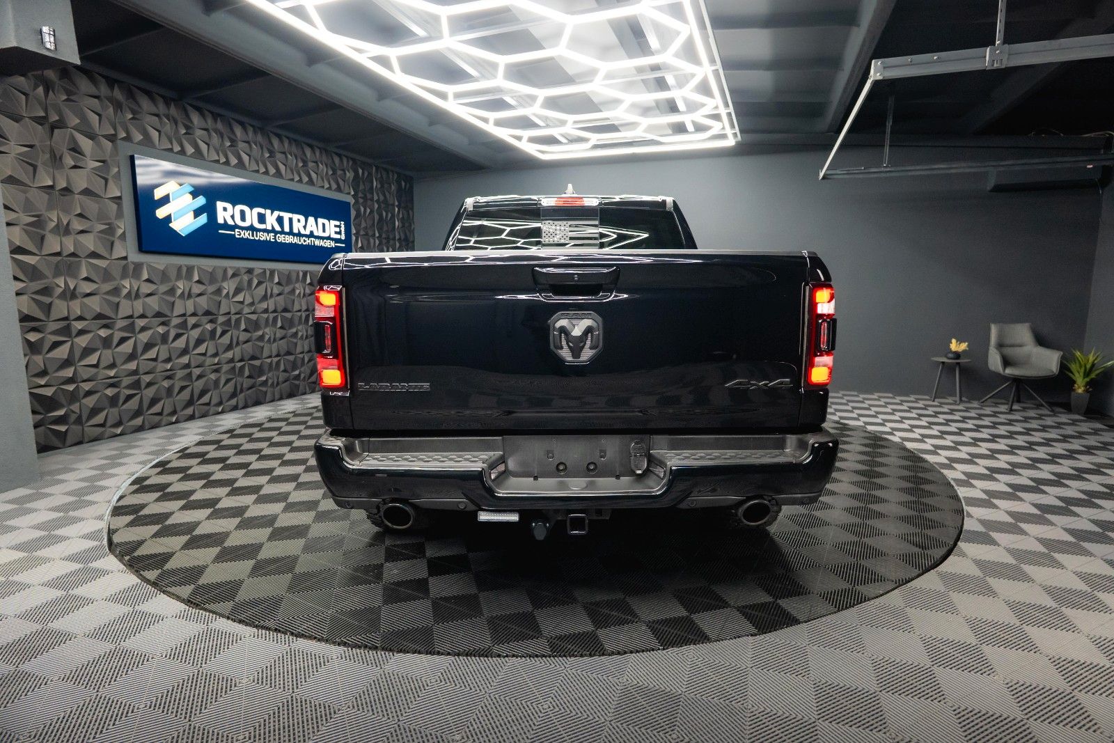 Fahrzeugabbildung Dodge RAM 5.7 V8 HEMI 4x4 LARAMIE RamBox Airmatic 19%