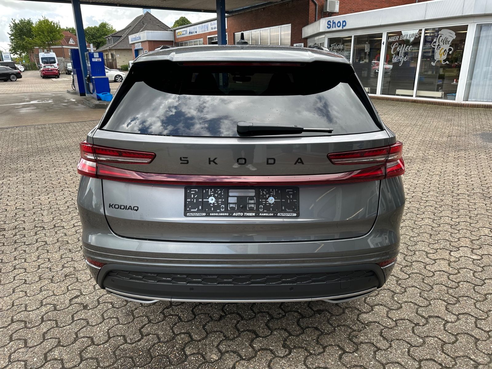 Fahrzeugabbildung SKODA Kodiaq 1.5 TSI Sportline DSG AHK/Matrix/Navi/ACC