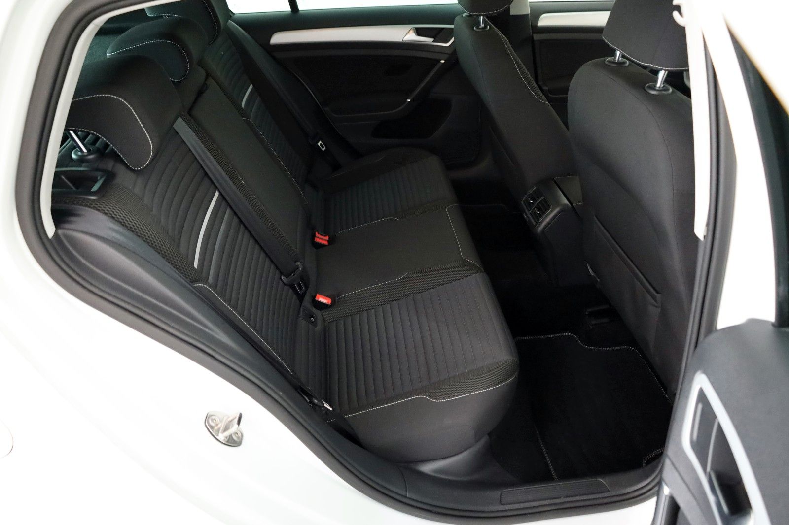 Fahrzeugabbildung Volkswagen Golf VII Lim. Cup SH,PDC vo.+hi.,Allwetterreifen