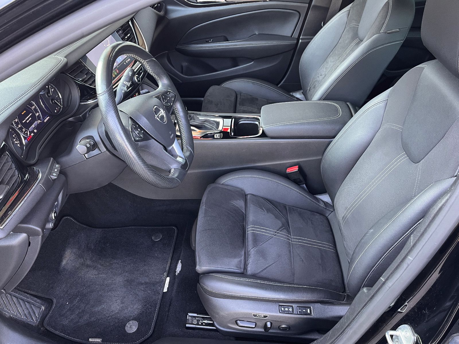 Fahrzeugabbildung Opel Insignia B Grand Sport Ultimate 2.0 Turbo Autom.