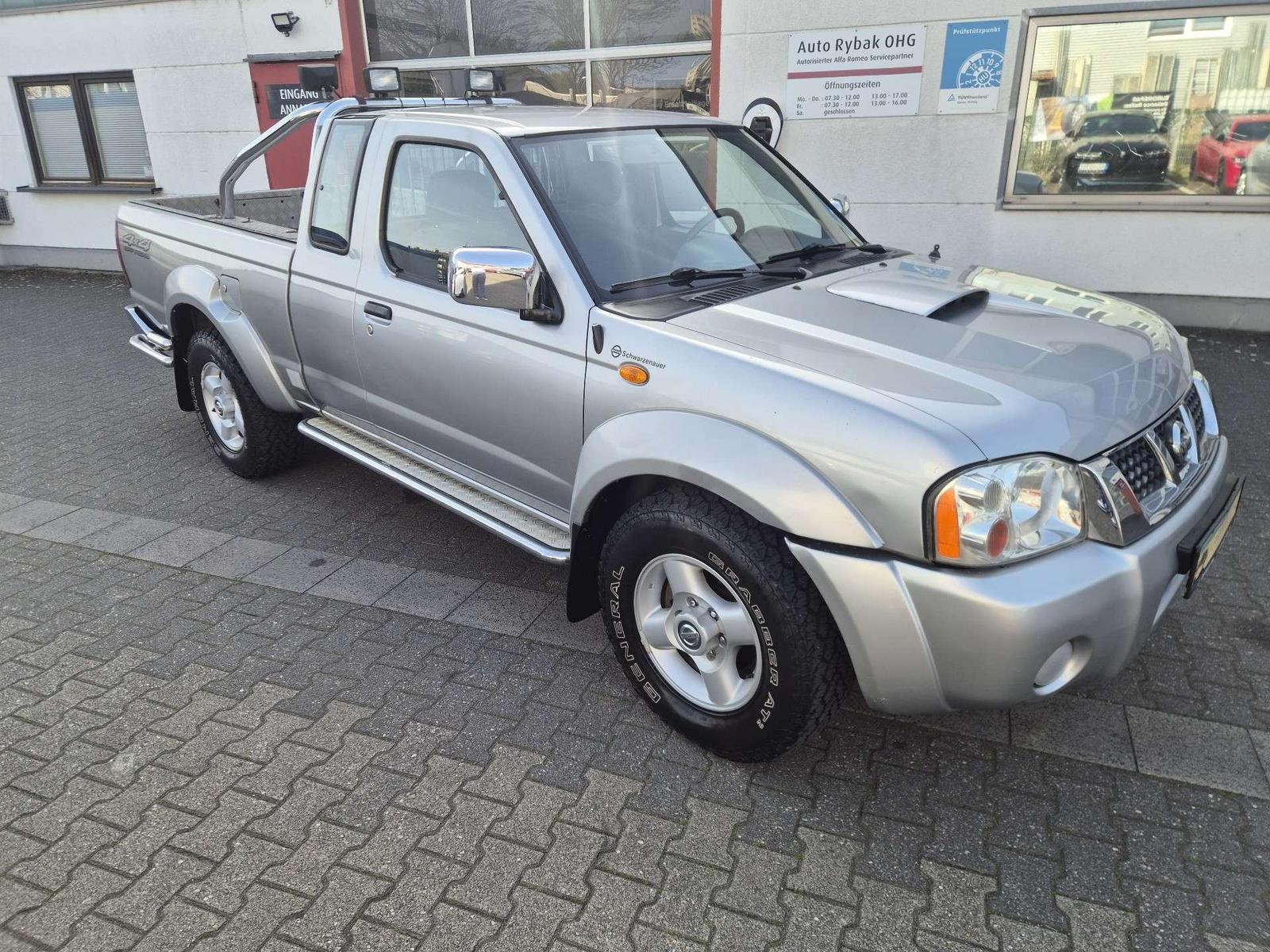 Nissan Pick Up 4WD King Cab Navara *nur 96 Tkm / LKW-Zl