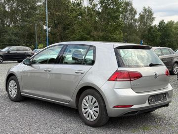 Volkswagen Golf - 5