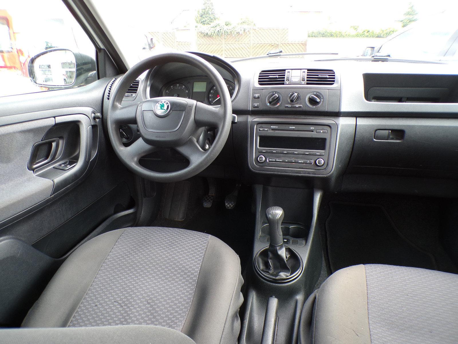 Skoda Fabia 2011 — photo 12
