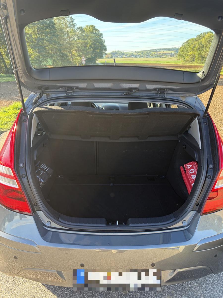 Hyundai i30 2010 — photo 12