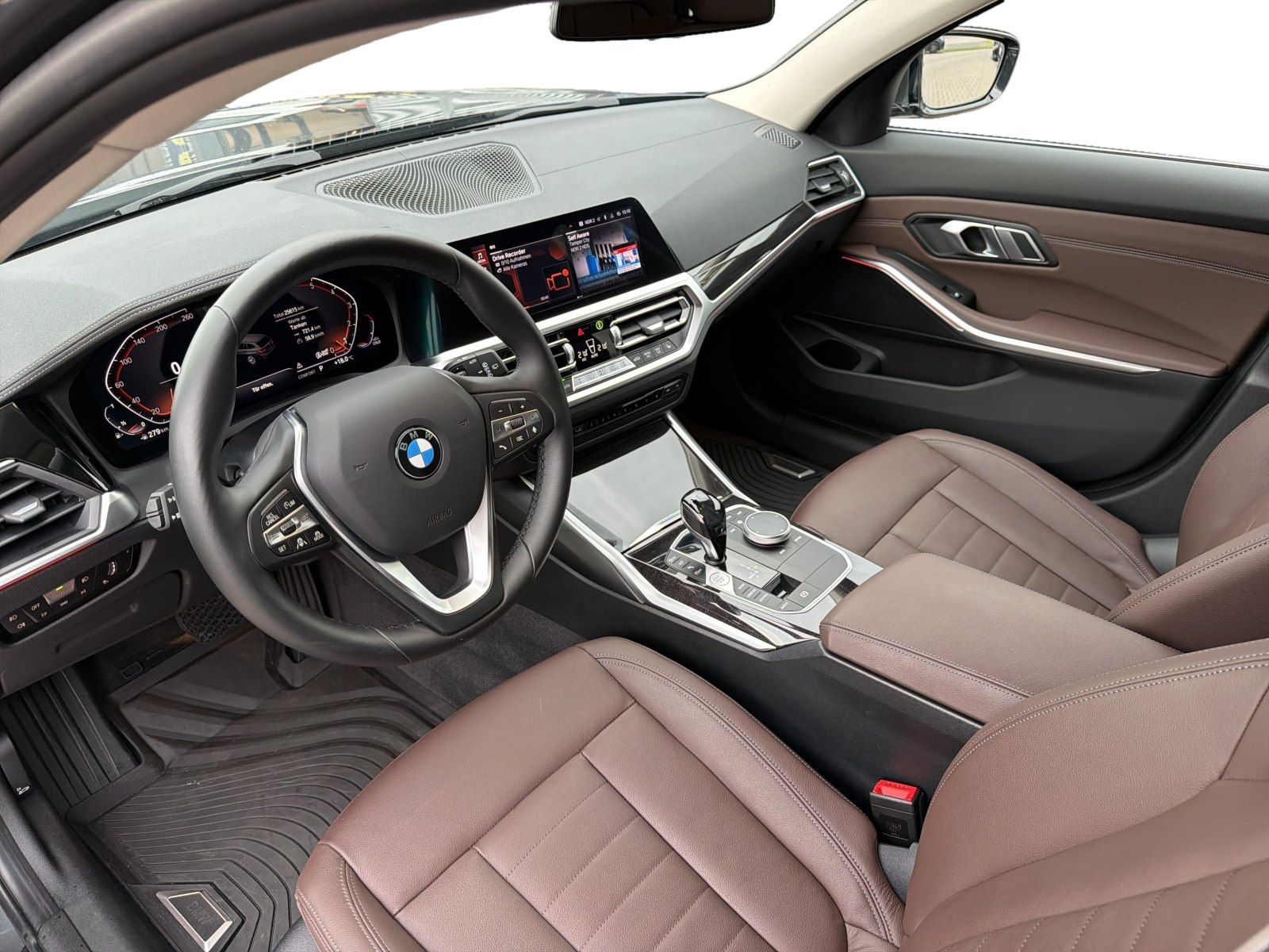 BMW 318i Touring AHK 360° RFK LORDOSE LED SHZ DAB BT foto 14
