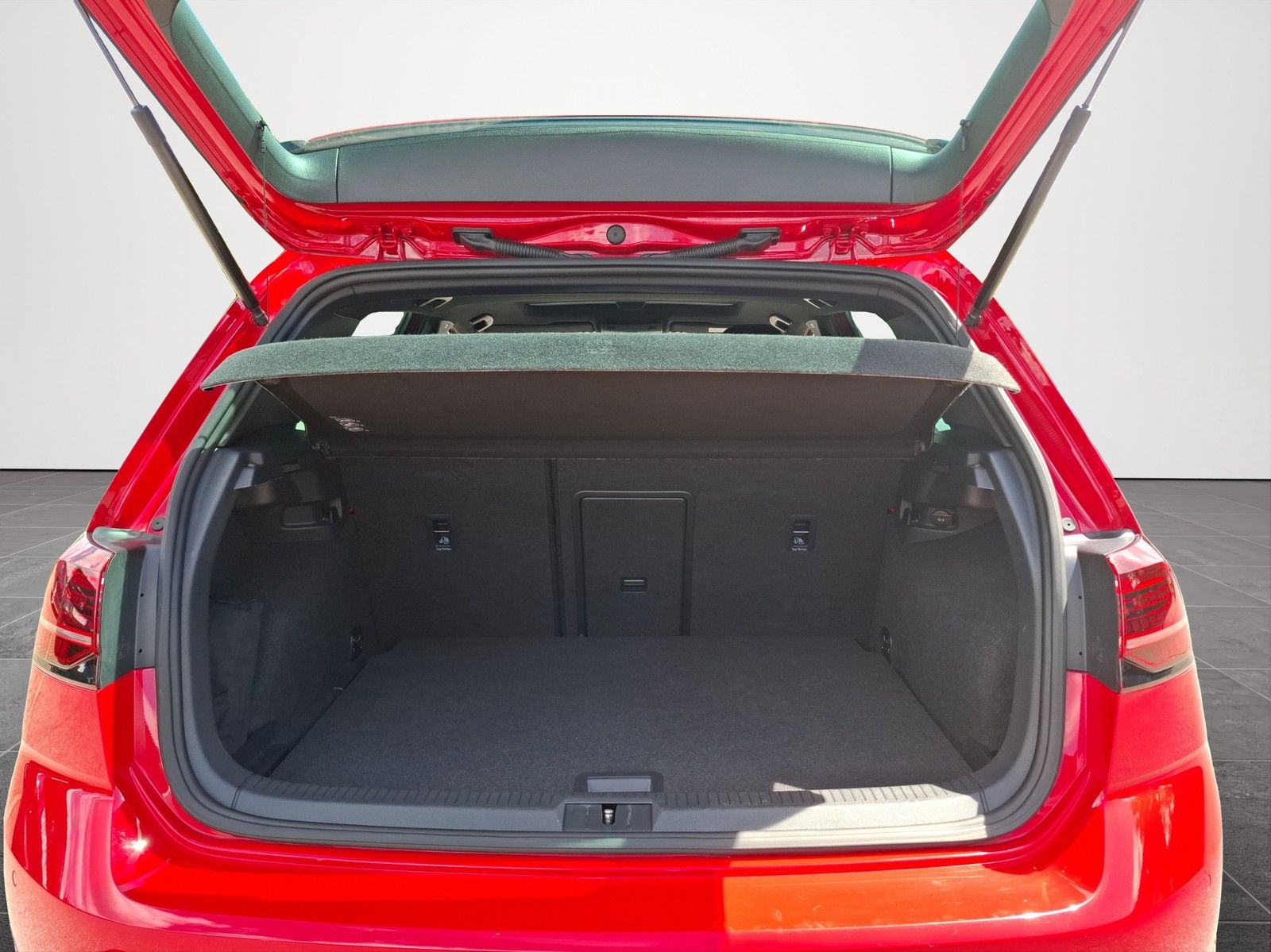 VW Golf VII 2.0 TSI GTI DSG / PANORAMA / LED / NAVI - Image 16