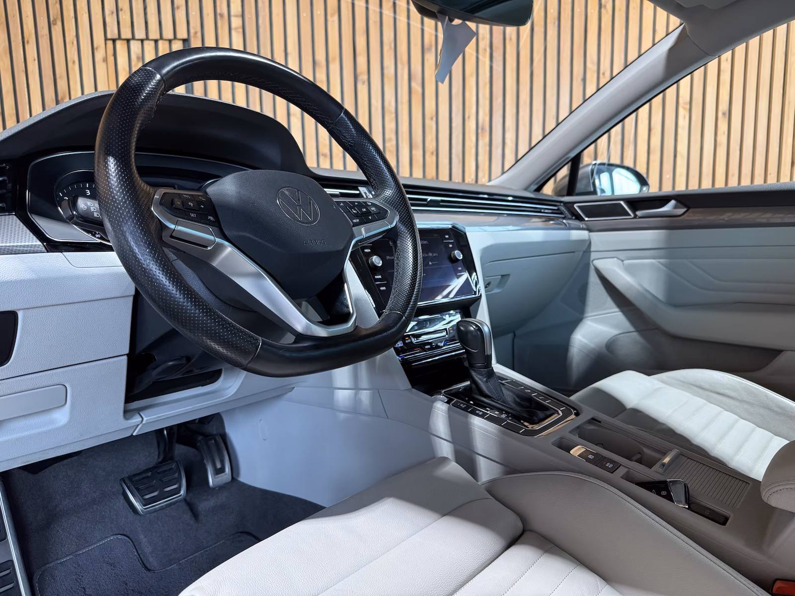 Volkswagen Passat 2,0 TDI 4M DSG Navi*360*Pano*AHK, миниатюра 11