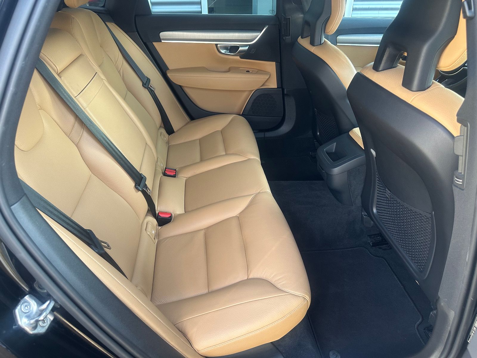 Fahrzeugabbildung Volvo V90 T5 MOMENTUM GEARTRONIC*LEDER-BEIGE-BRAUN*