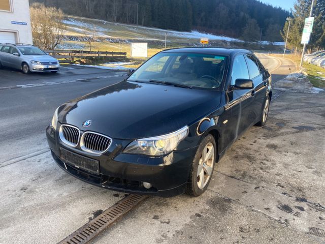 BMW 530 Baureihe 5 Lim. 530d xDrive M-Paket/Navi/