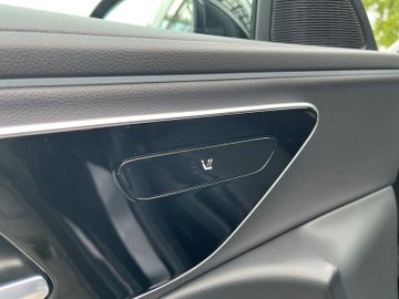 Mercedes-Benz E 220 d Avantgarde Navi+SHZ+LED+AHK+Carplay+RFK