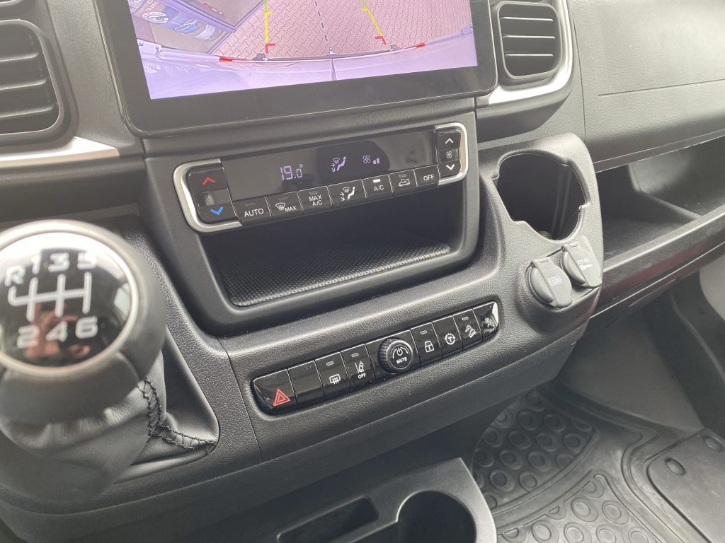 Fahrzeugabbildung Citroën Jumper 2.2 BlueHDi 140 L3H2 *NAVI*Allwetterreife