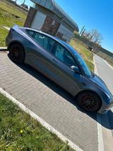 Tesla Model 3 Performance AWD Enhanced Autopilot - silberne Tesla Model 3
