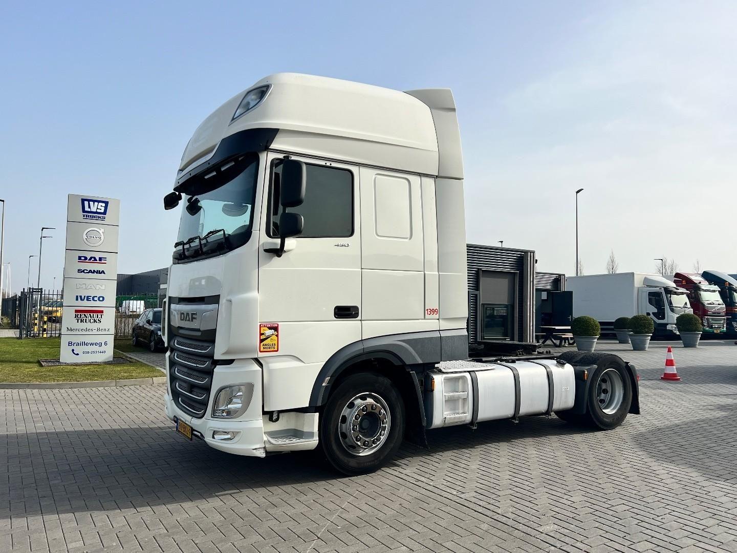 DAF XF 450 4x2 trekker Super Space Cab / 862600km