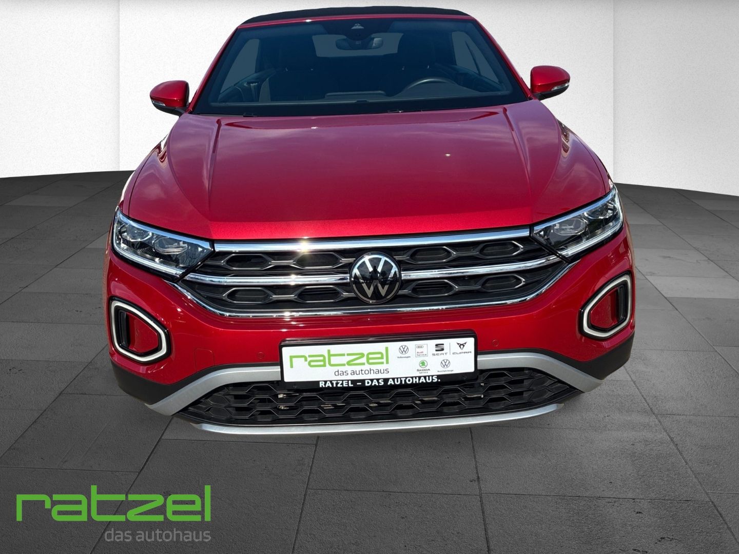Fahrzeugabbildung Volkswagen T-Roc Cabriolet STYLE 1.5 TSI StandHZG Navi Digi