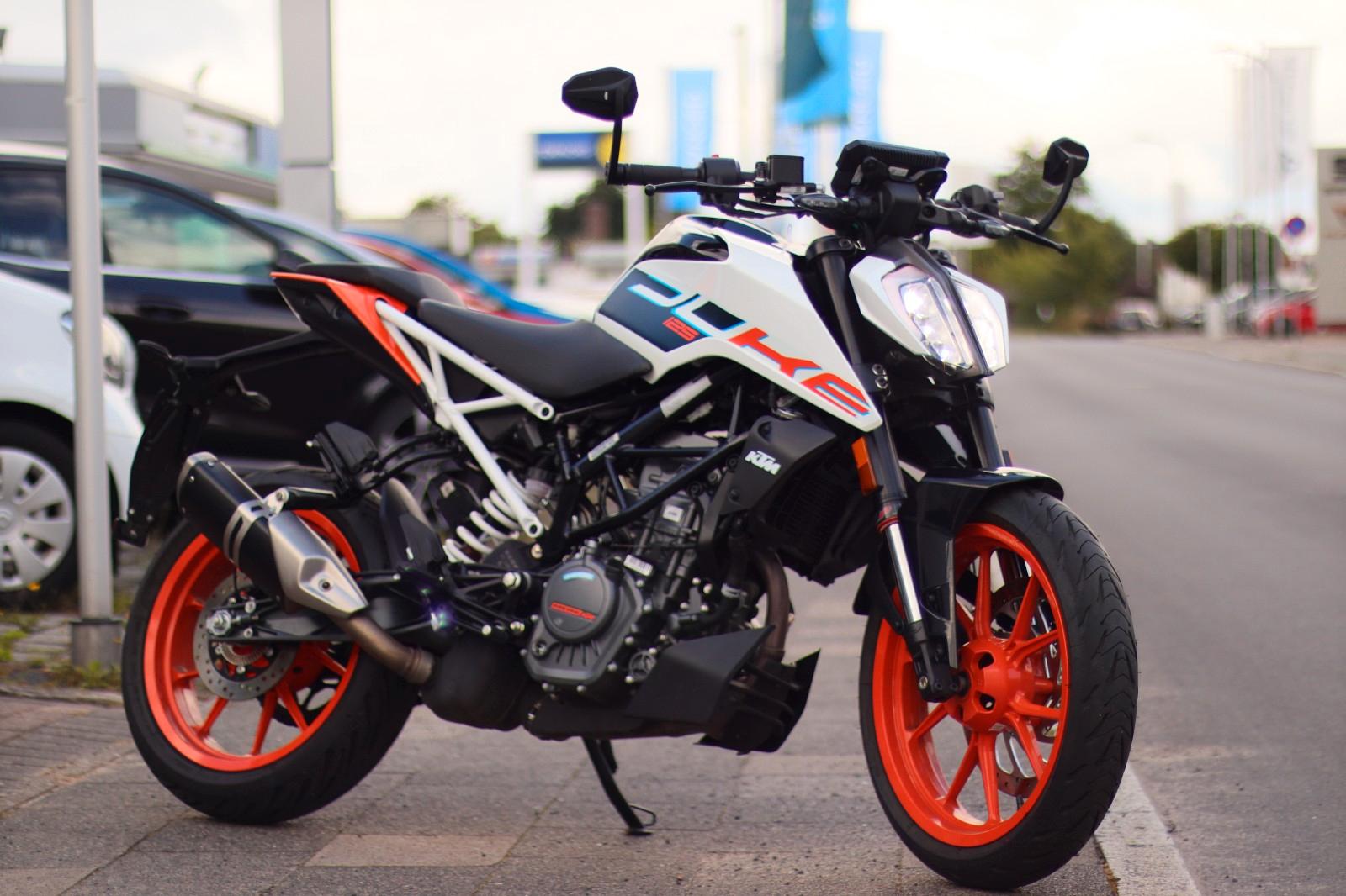 KTM Duke 125