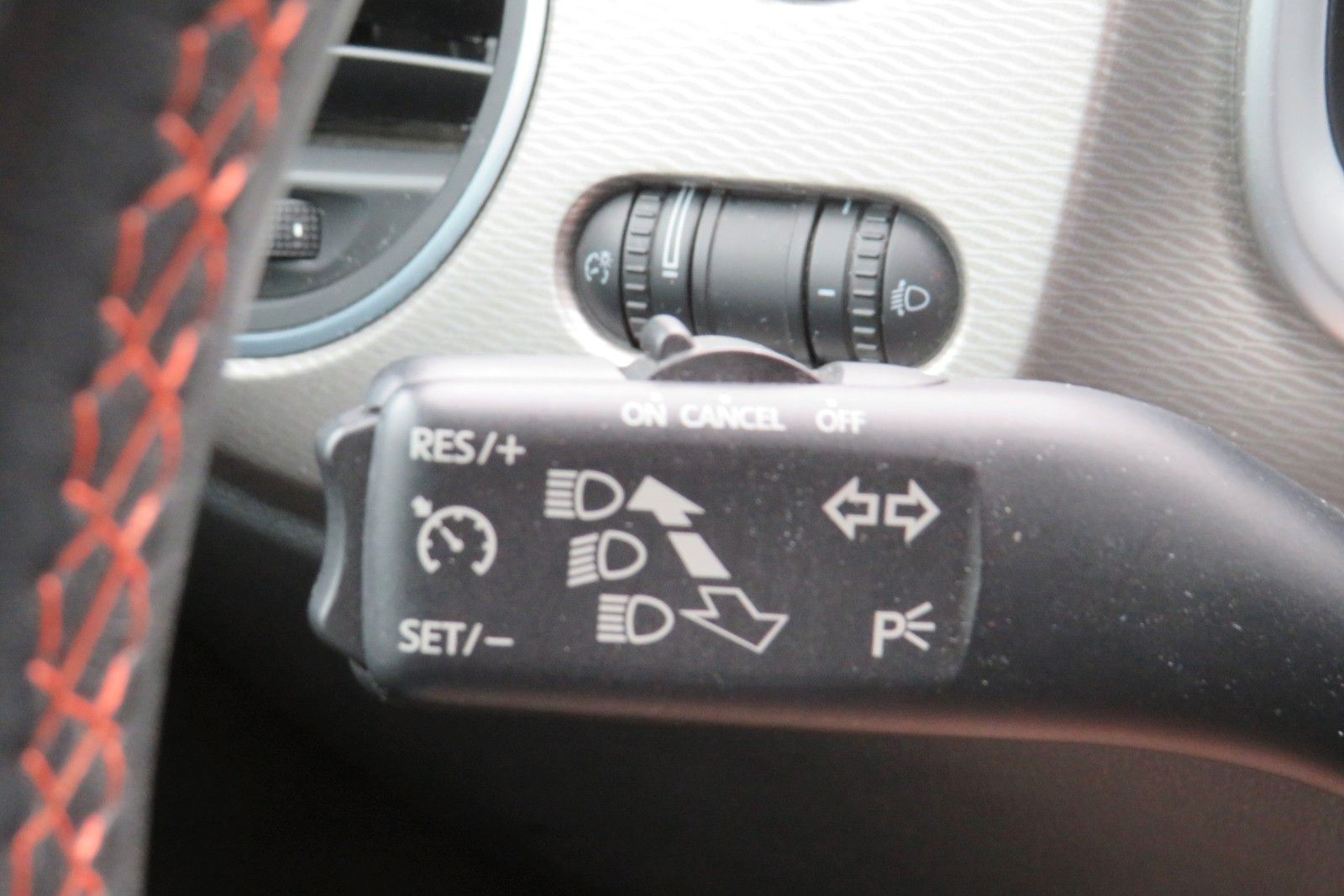 Fahrzeugabbildung Volkswagen Beetle Lim. Club XENON NAVI APP-CONNECT PDC 18`