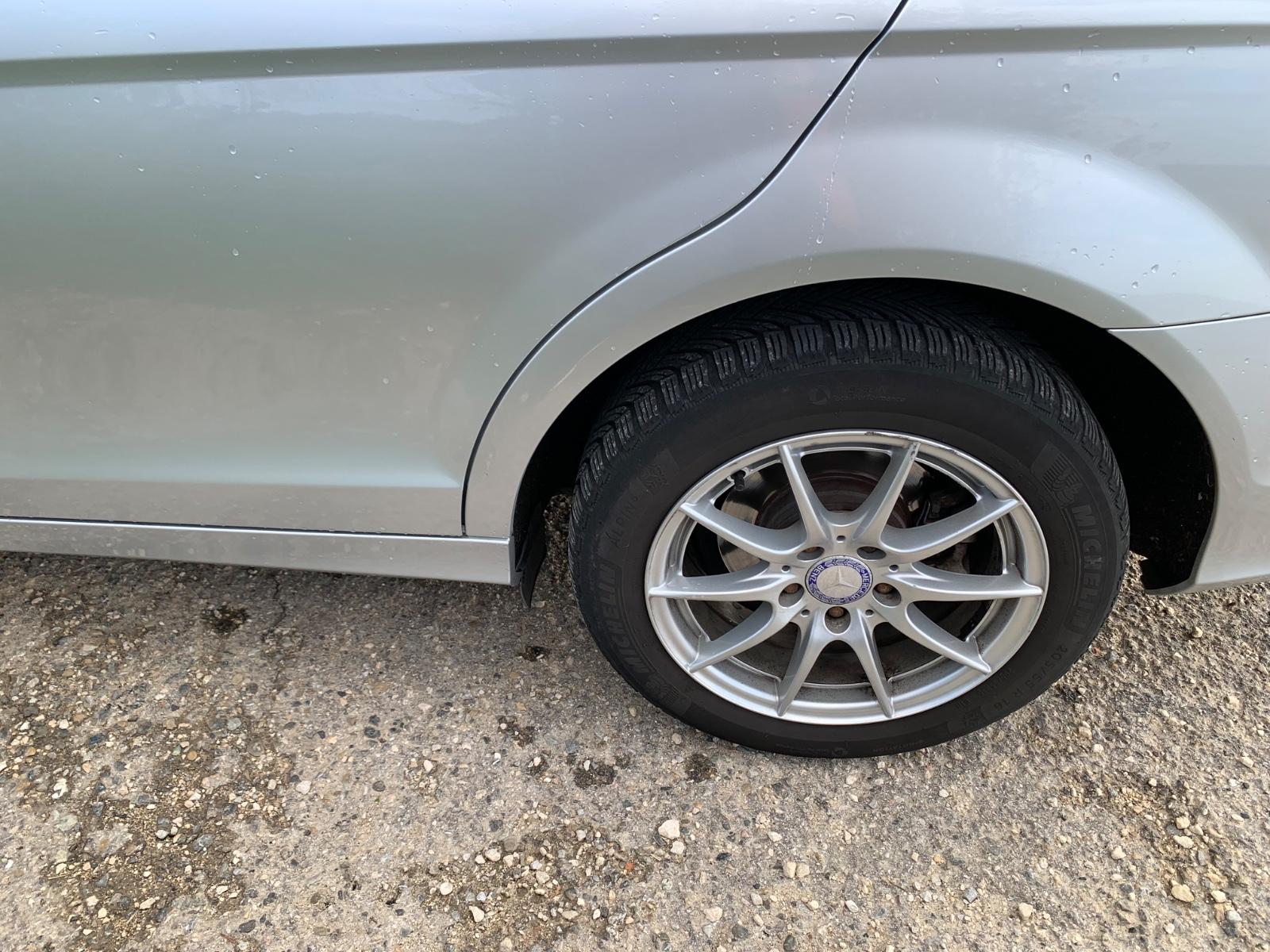 Mercedes-Benz C200 2011 — photo 6