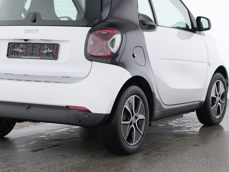 Fahrzeugabbildung Smart smart EQ fortwo Exclusive*Pano*LED*Kamera*22kW*