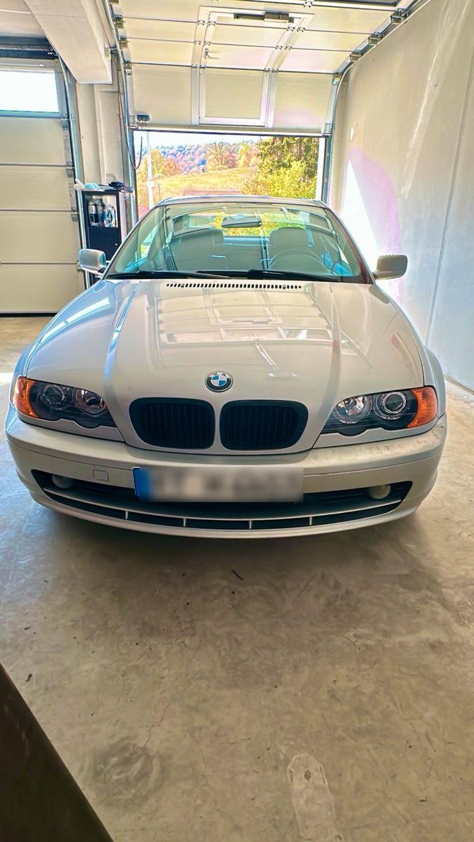 BMW 323