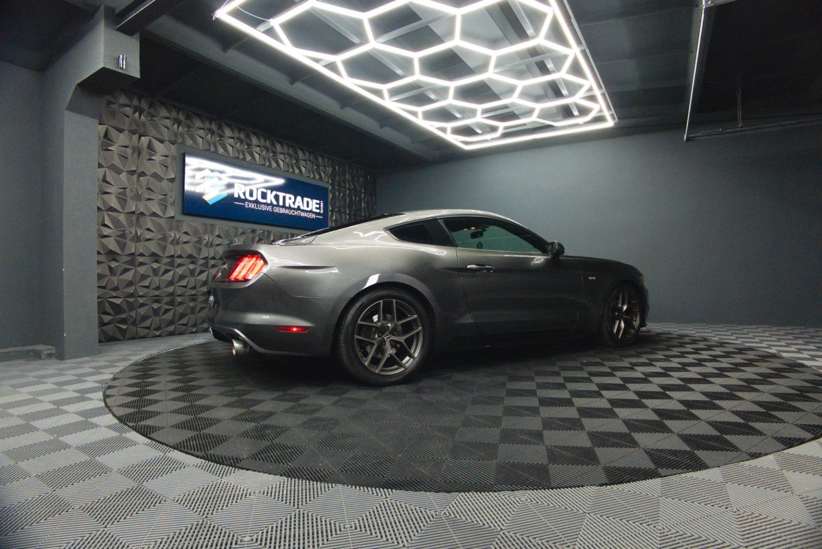 Fahrzeugabbildung Ford Mustang 3.7 V6 GT Coupe 19Zoll | Xenon | Kamera