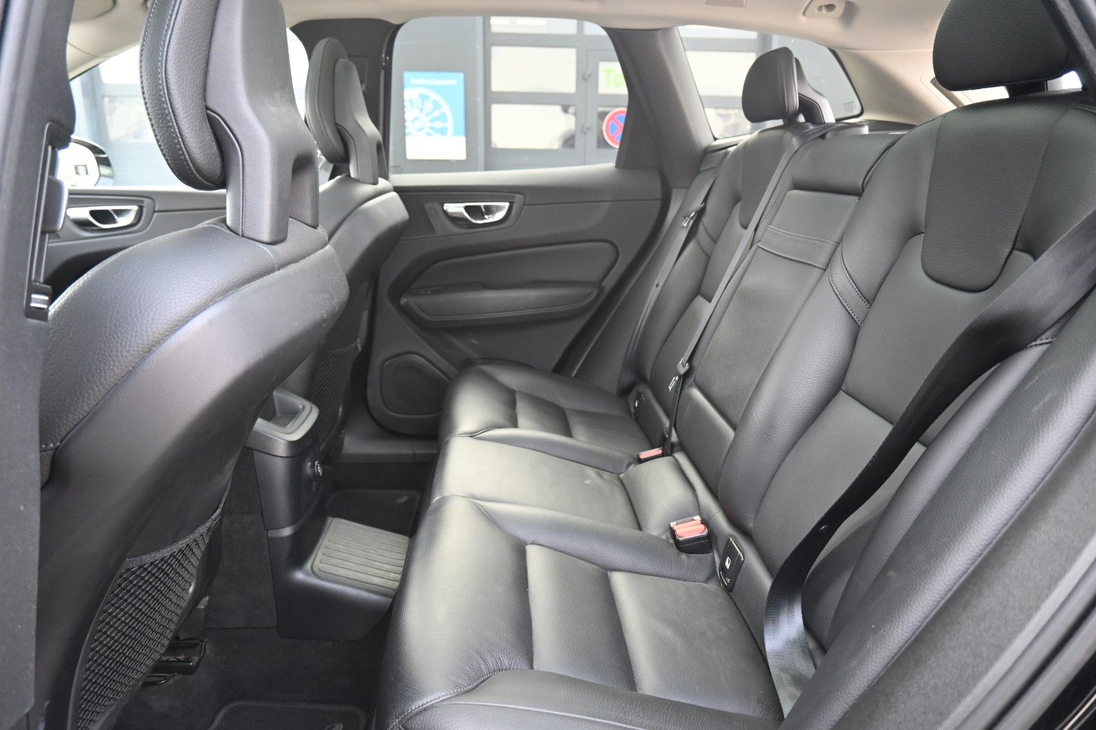 Fahrzeugabbildung Volvo XC60 T8 RC AWD Inscription*PANO*RFK*BLIS*DAB*AHK