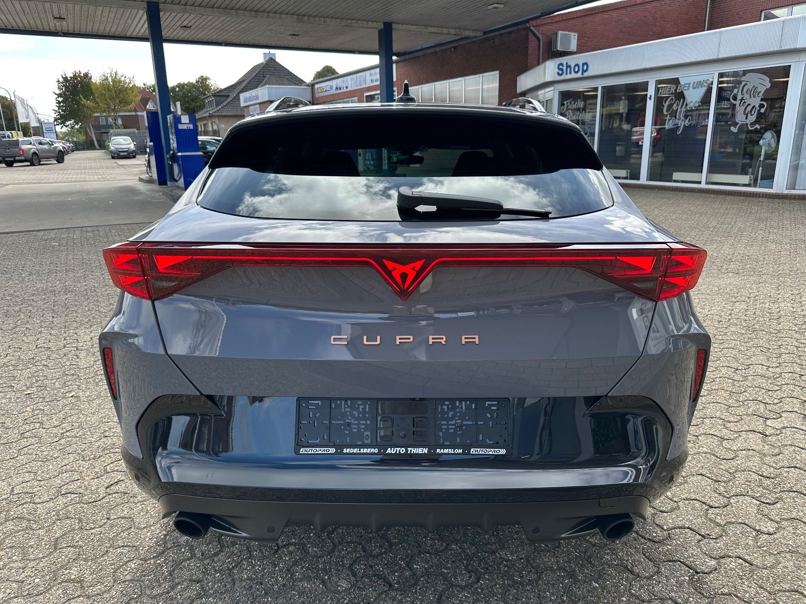 Fahrzeugabbildung CUPRA Formentor VZ 2.0 TSI DSG Navi/ACC/AHK/LED/Shzg.