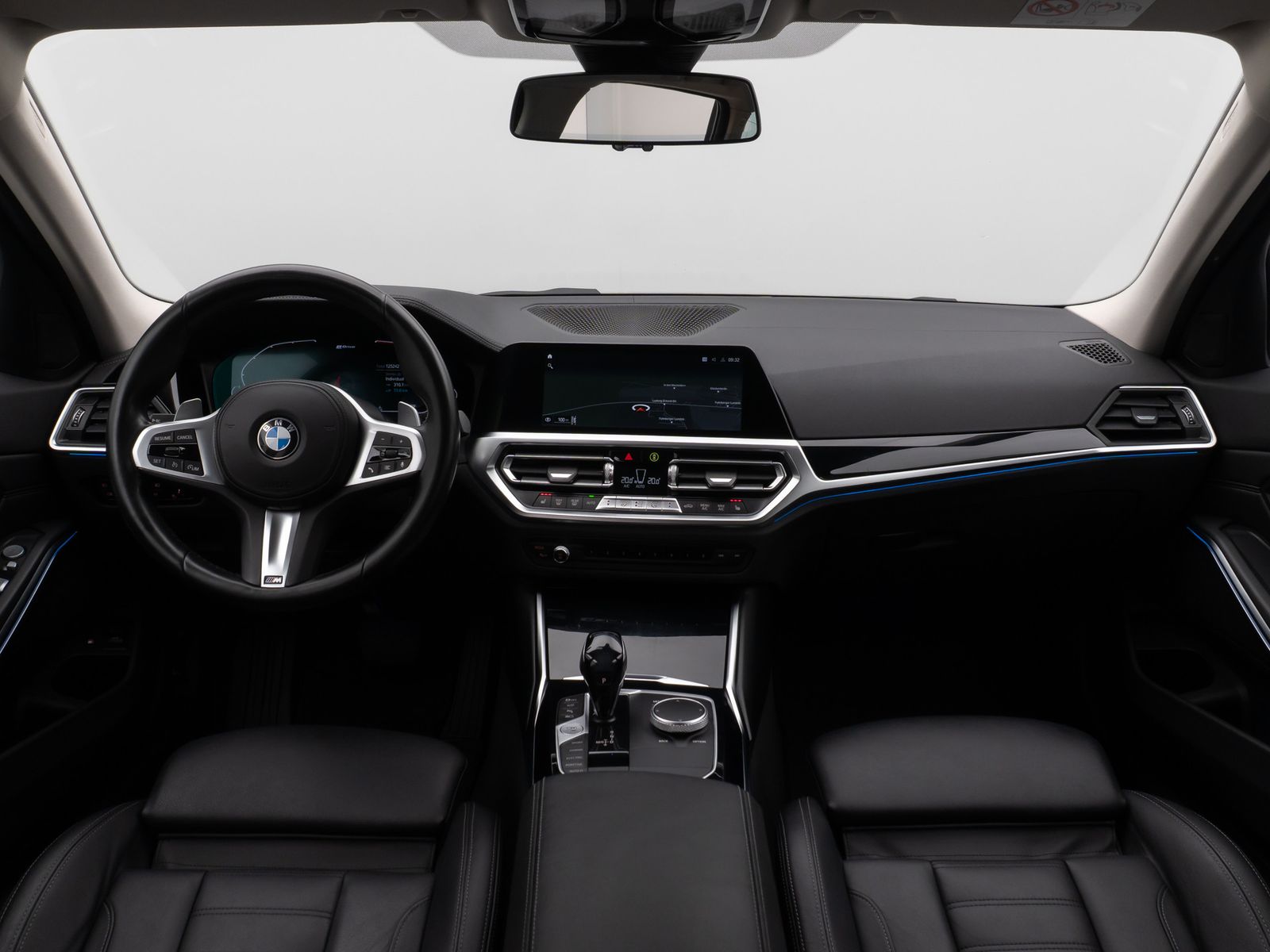 Fahrzeugabbildung BMW 330e Luxury Line 360°HiFi DAB Alarm Sport 19Zoll