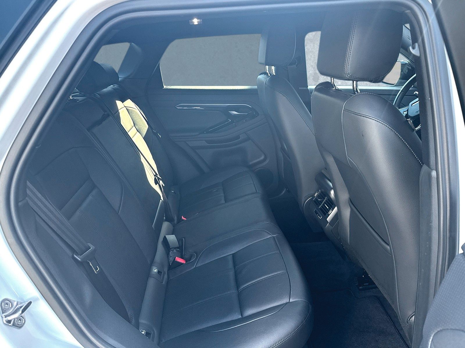Fahrzeugabbildung Land Rover D200 R-Dynamic S