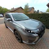 Mitsubishi Outlander 2.4 MIVEC PLUG-IN HYBRID 4WD Plus ... - Mitsubishi Outlander von privat