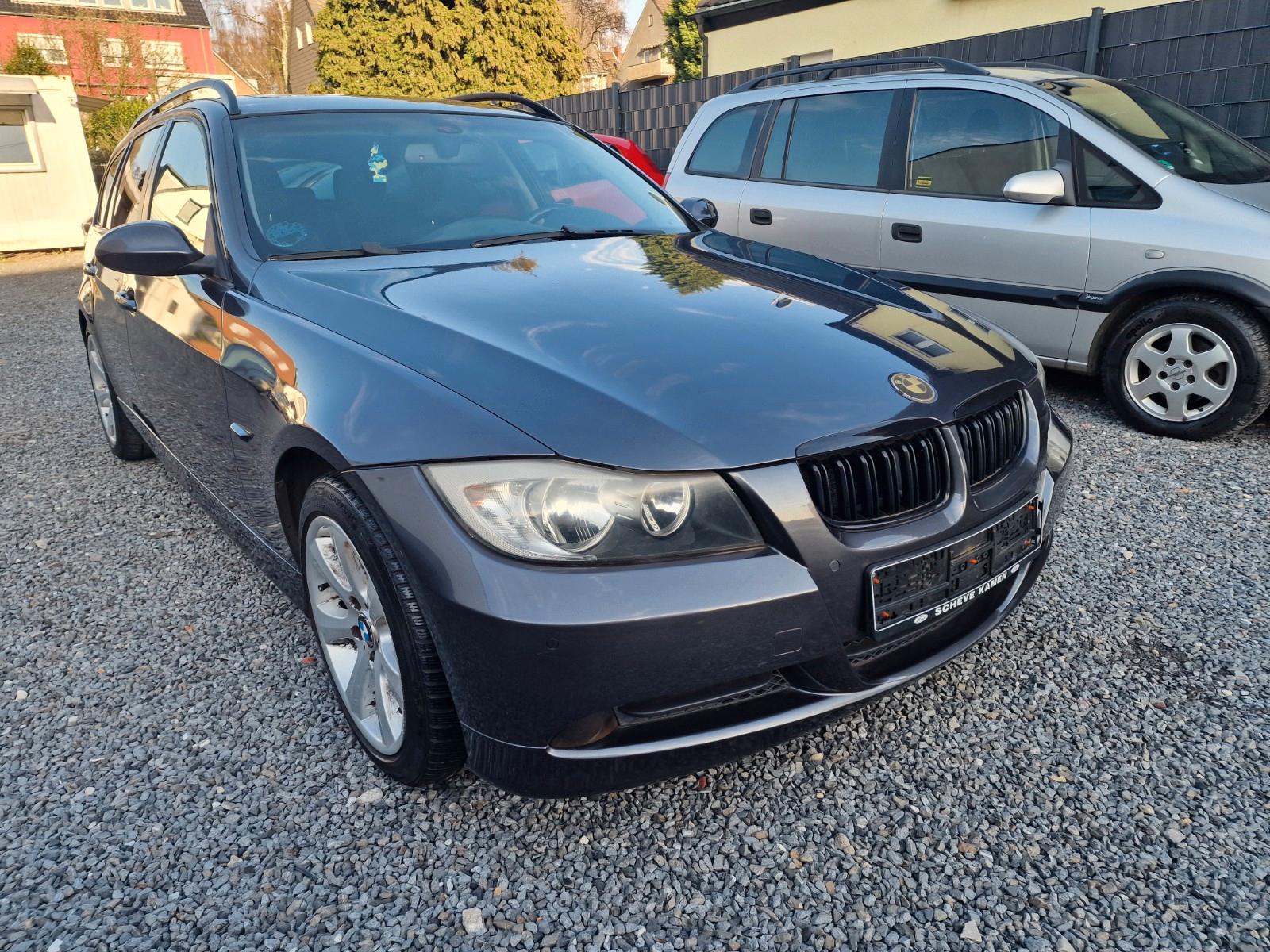 BMW 320iTouring / PANORAMA / NAVI / ALU / KLIMA