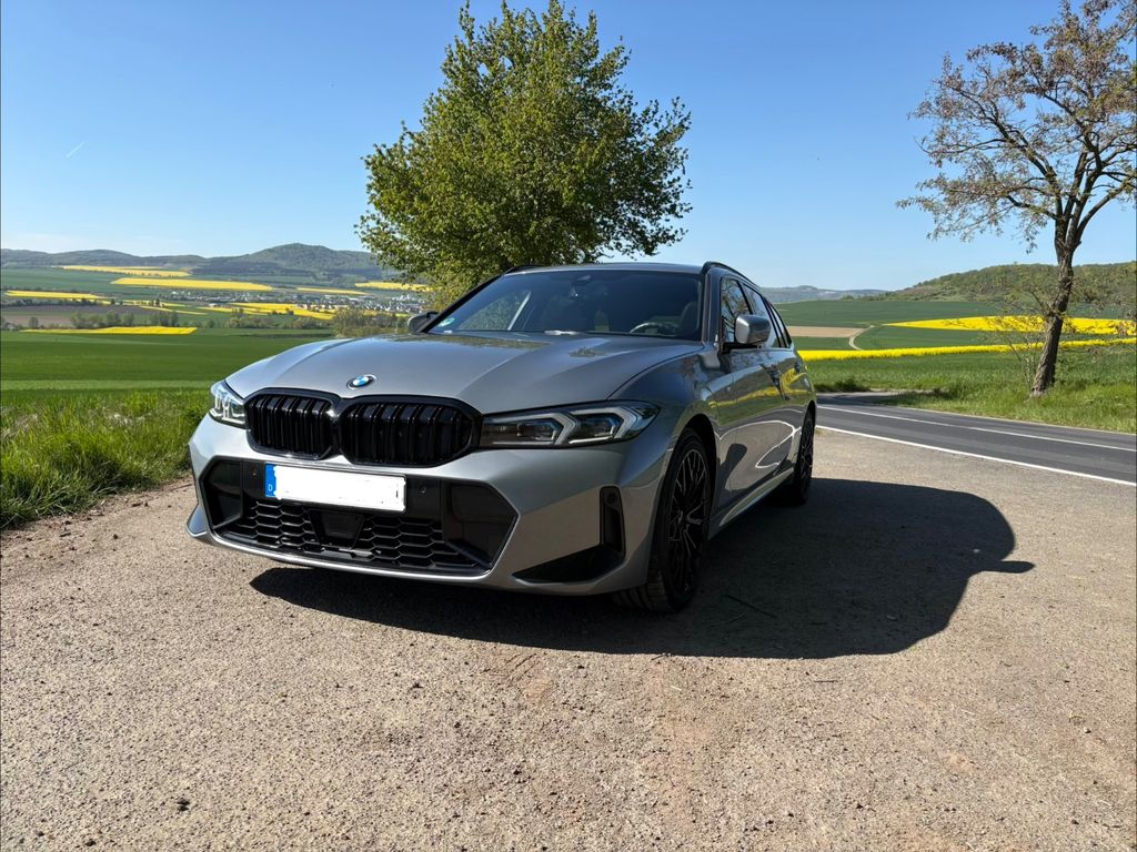 Image of BMW 320