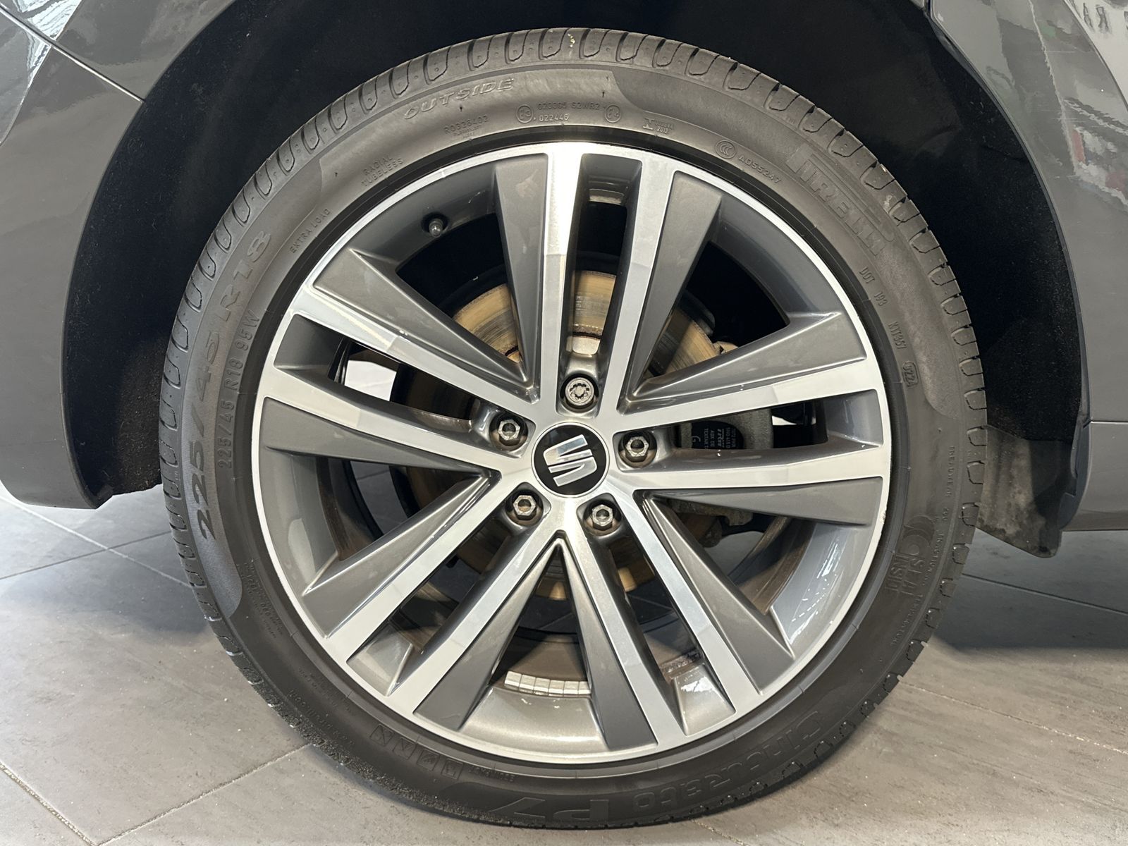 Fahrzeugabbildung SEAT Alhambra 2.0 TDI DSG FR-Line NAV+XEN+AHK+PANO+PP