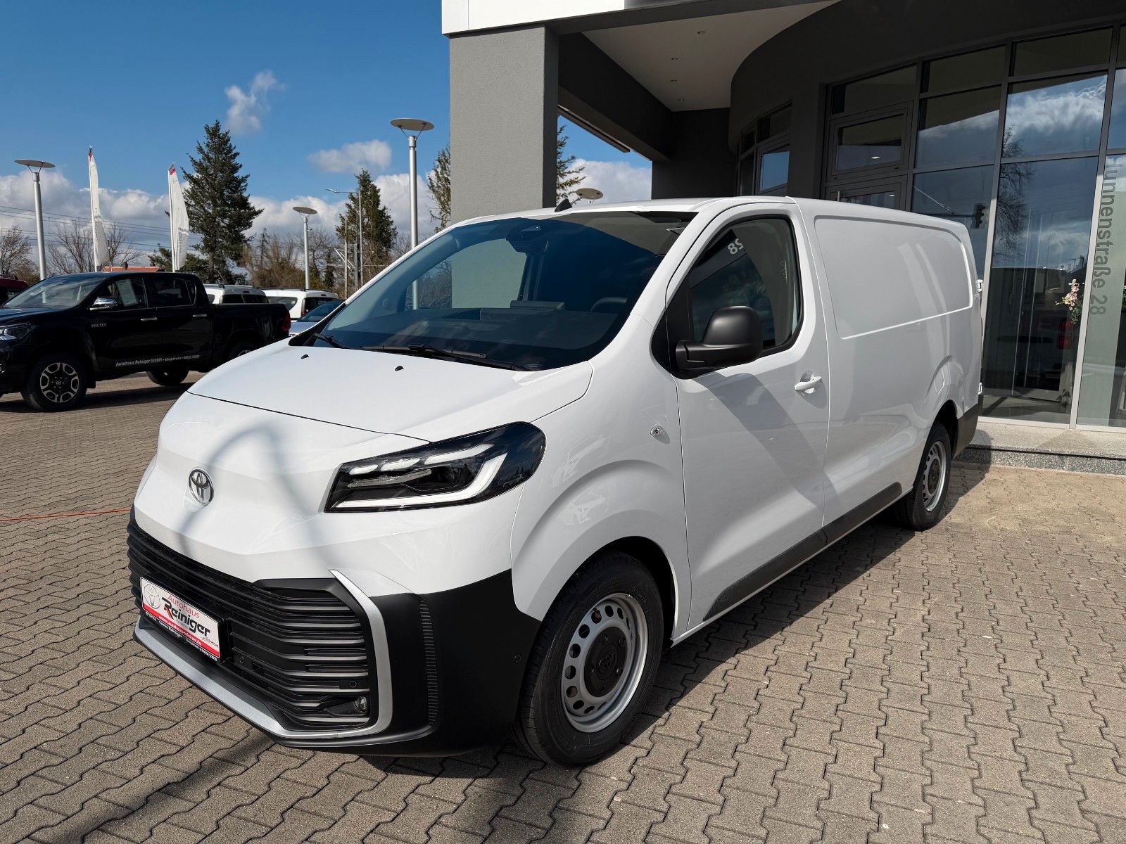Toyota Proace L2 Select 4-türig 2.2l Diesel Automatik imagem 3