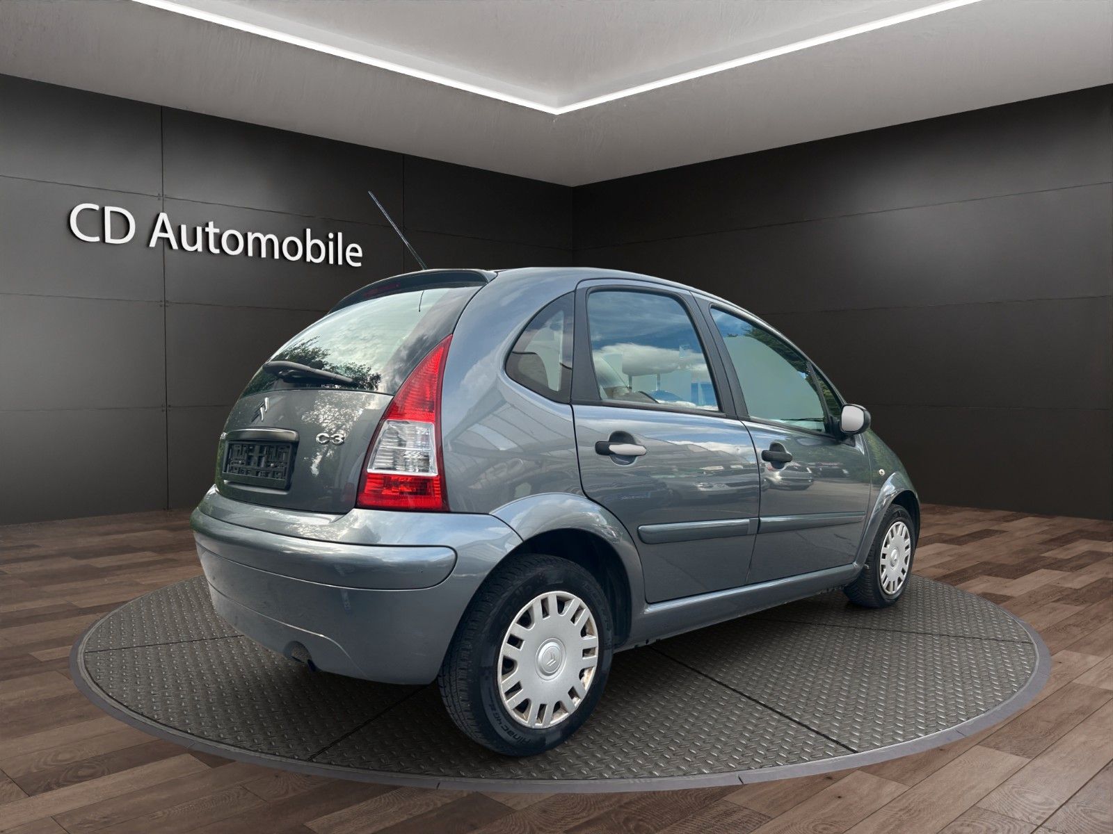 Fahrzeugabbildung Citroën C3 1.1 Confort Klima/el Fenster/5Türig/TÜV NEU