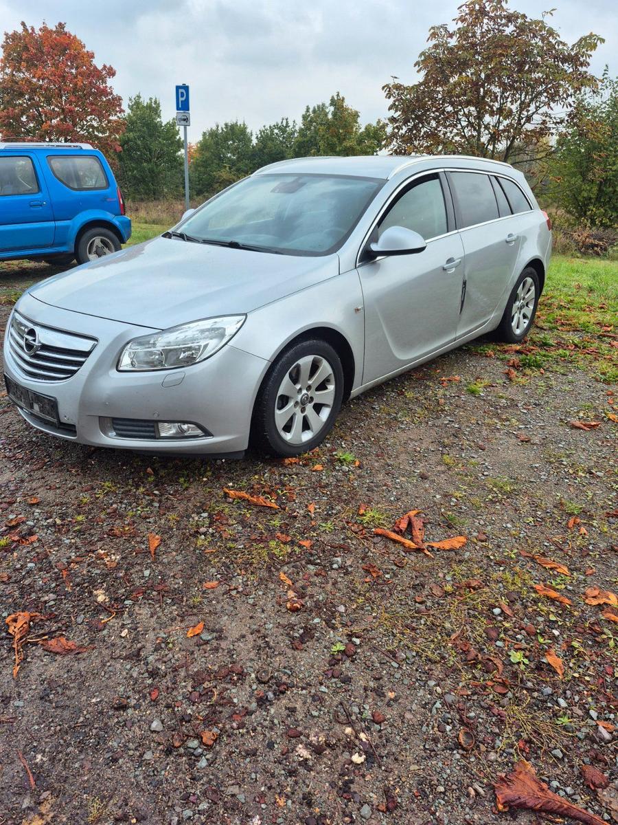 Opel Insignia 2011 — interior