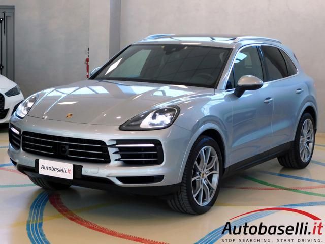 Porsche Cayenne - 1