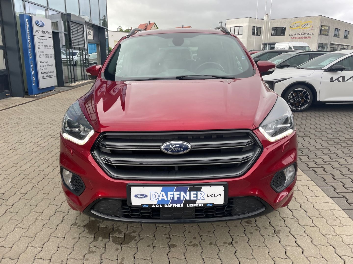 Fahrzeugabbildung Ford Kuga ST-Line elek Heckkl SHZ vo Lenkradhzg