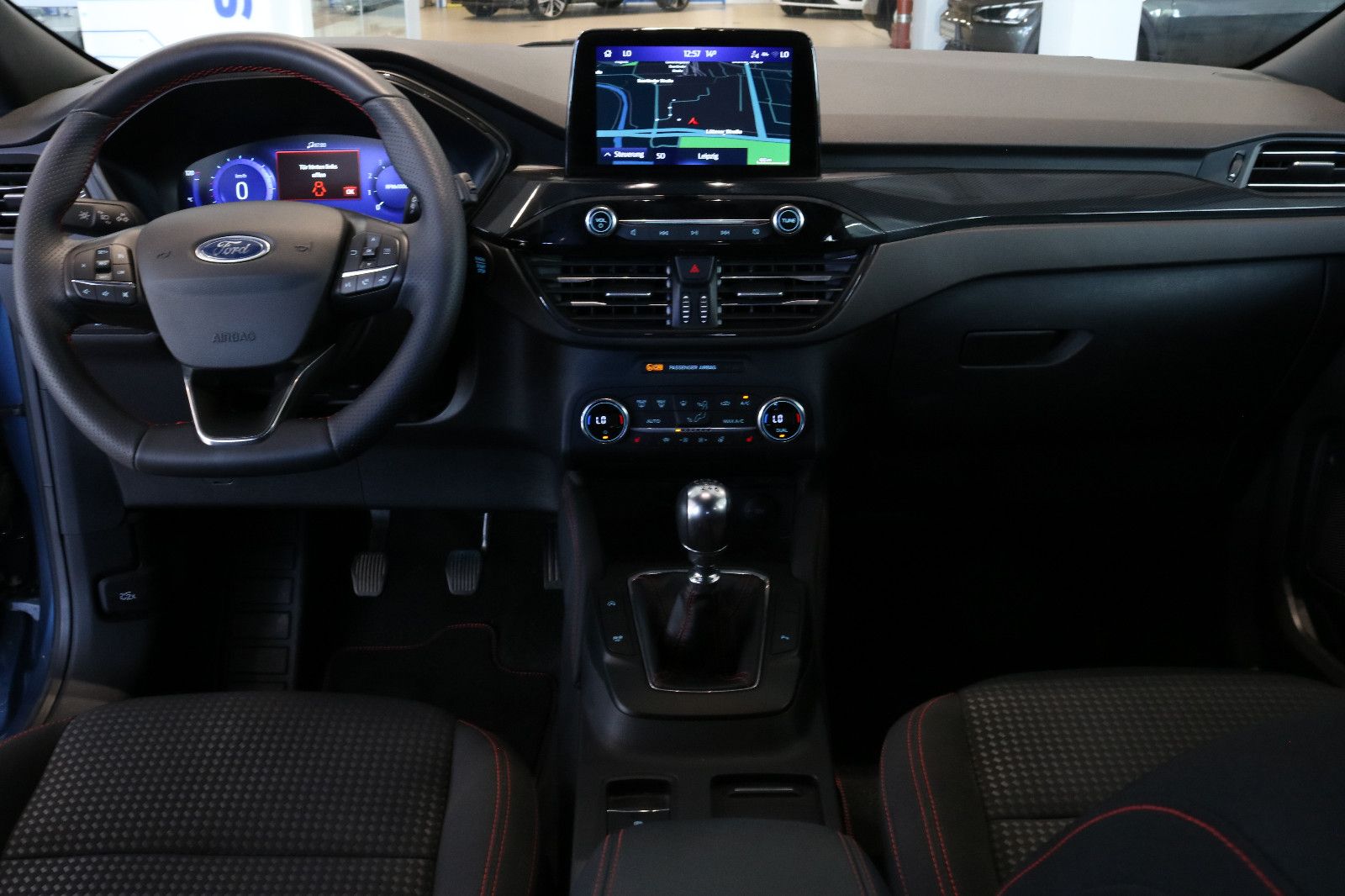 Fahrzeugabbildung Ford Kuga ST-Line 1,5 110 KW 150 PS   Winterpaket 2