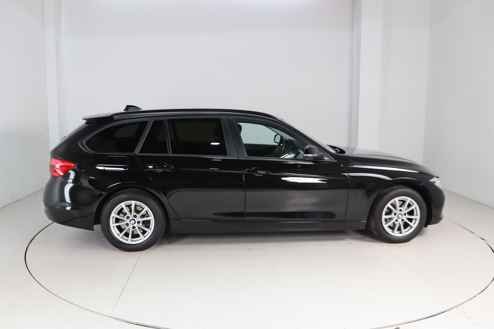 Fahrzeugabbildung BMW 320 i Advantage * LED * 1.Hand * Service neu Tou