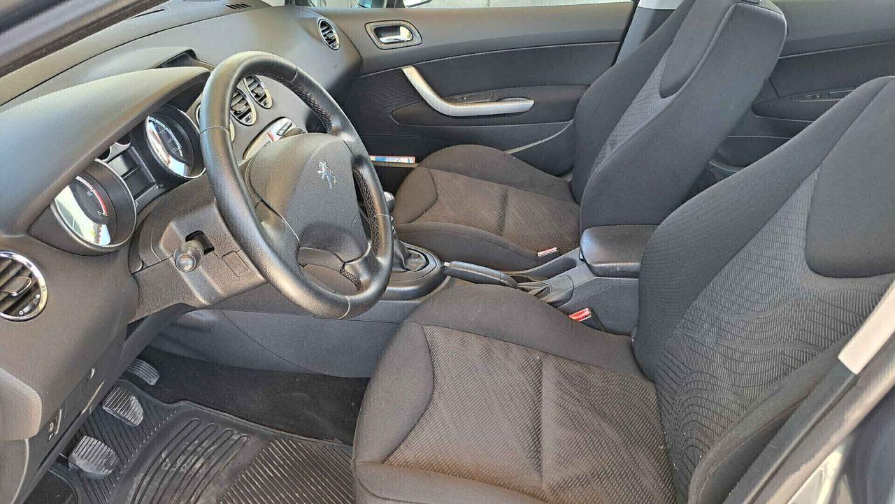 Peugeot 308 2009 — photo 11